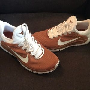 Texas Longhorns size 10 team shoes